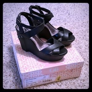Gianni Binni Black Leather Stat-Tus Wedges